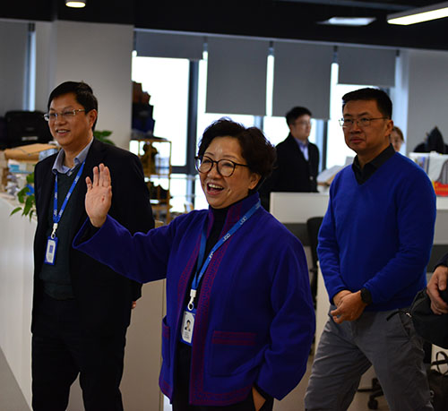 瑞雪兆豐年 團(tuán)拜春意濃—技術(shù)公司領(lǐng)導(dǎo)班子開(kāi)工團(tuán)拜各部室員工